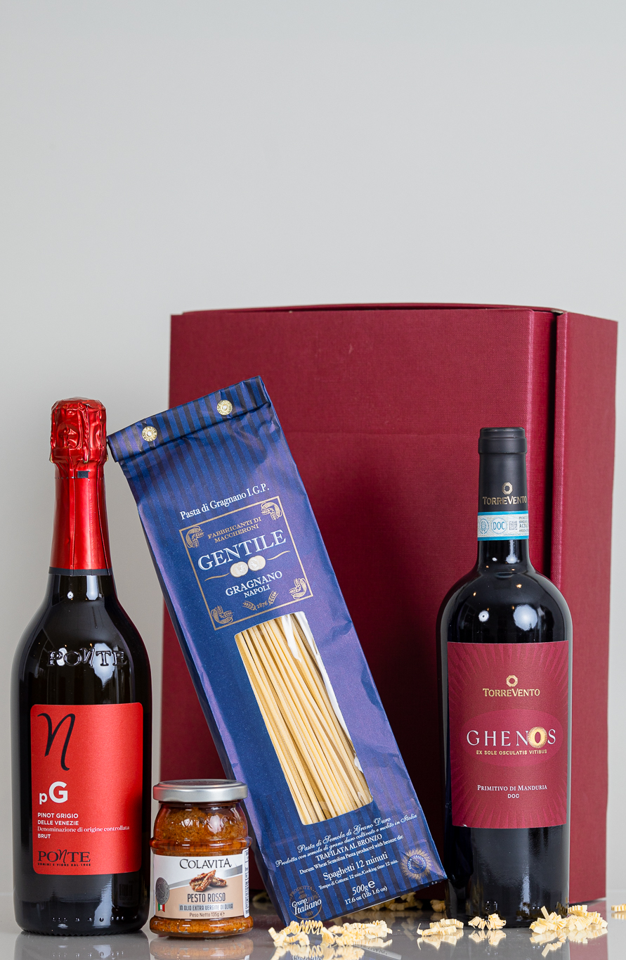Präsent "Passione"  - Wein und Feinkost in hochwertiger Geschenkverpackung