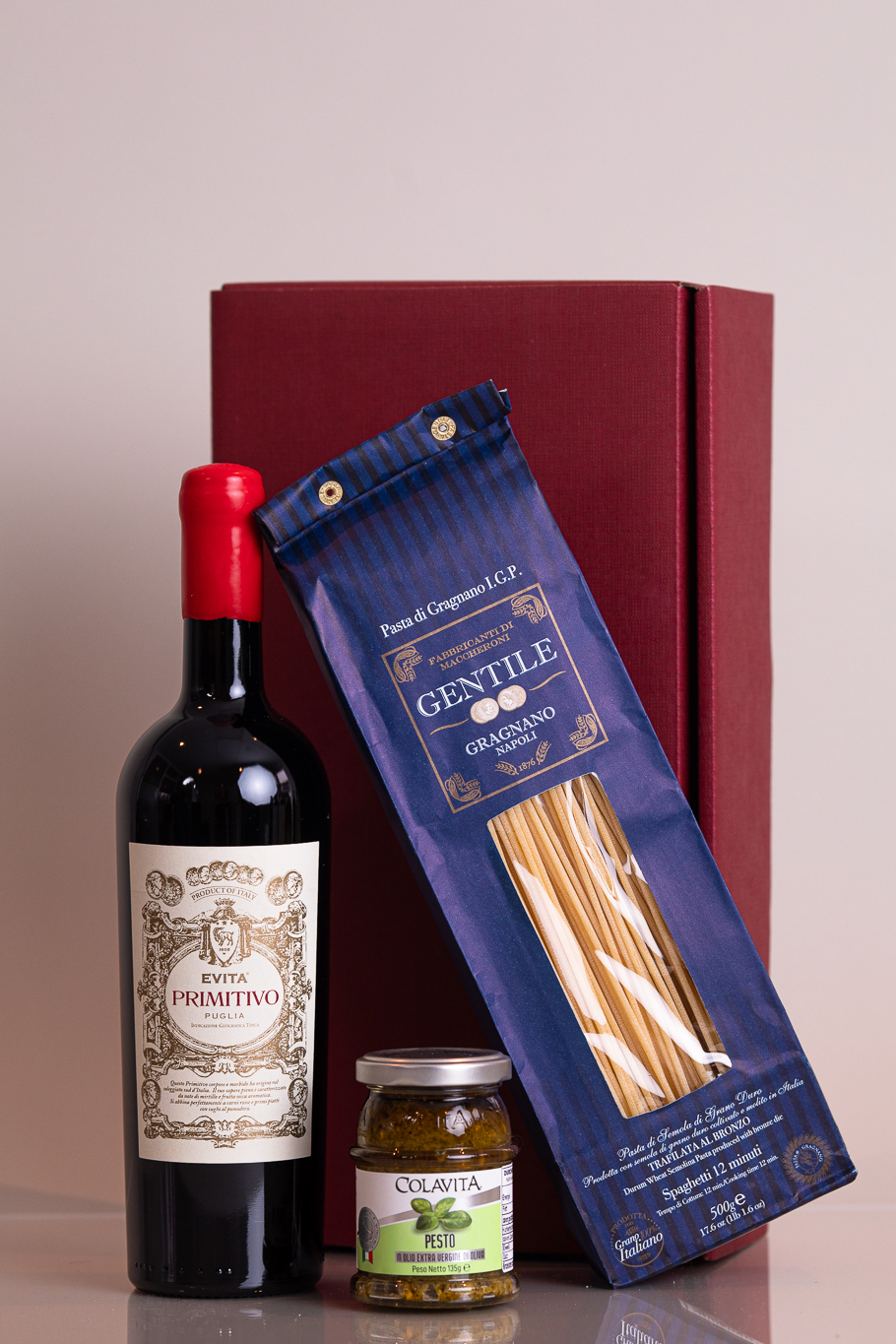 Präsent "Mangiare"  - Wein und Feinkost in hochwertiger Geschenkverpackung