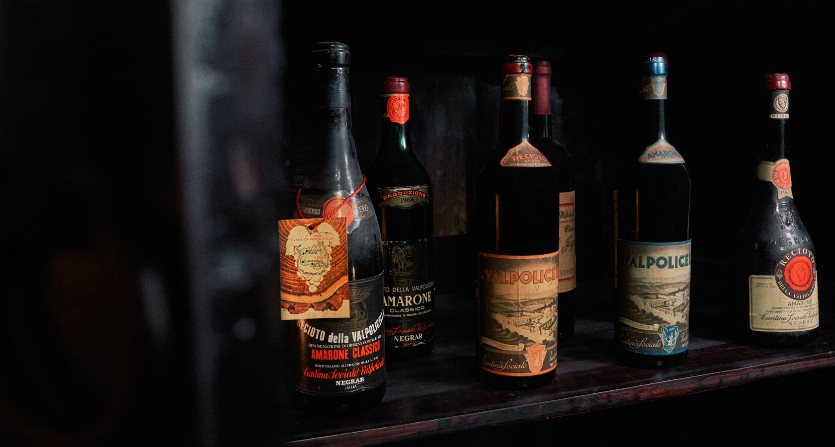 Alte Flaschen von Cantina di Negrar