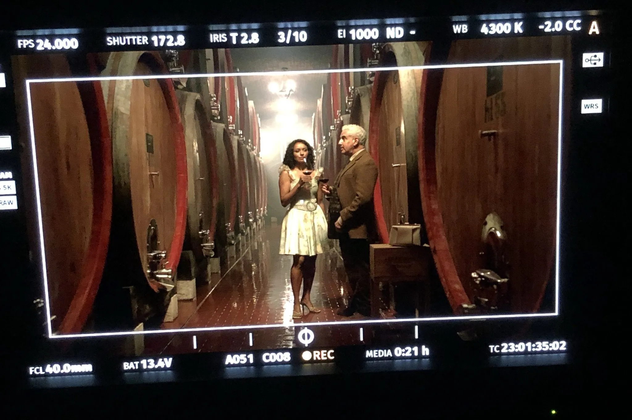 Filmszene von Love in the Villa im Tommasi Weinkeller