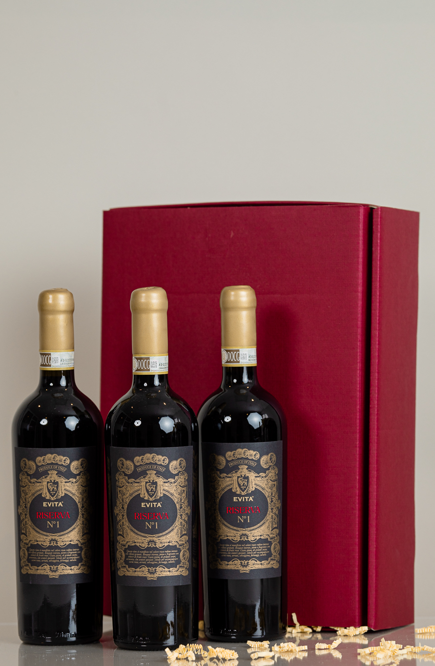 Präsent "Numero Uno" - Weine in hochwertiger Geschenkverpackung